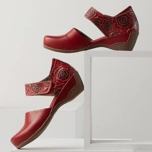 New L'artiste Gloss Pansy Leather Shoes